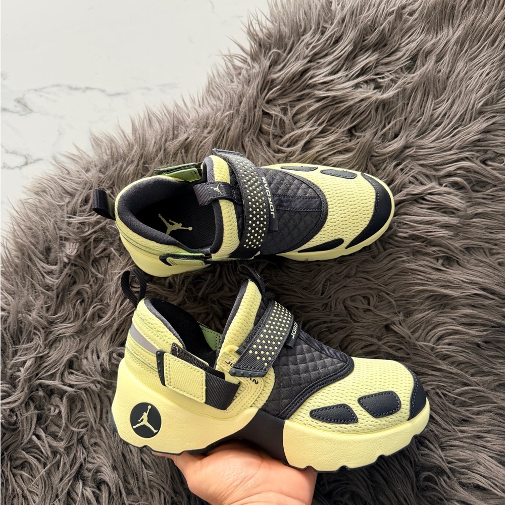 Jordan Trunner LX - Picture 5 of 9
